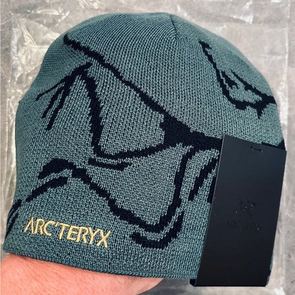 Arc’teryx Bird Head Toque - Dark Magic Online Exclusive Color - Only 2 left! - Picture 3 of 9